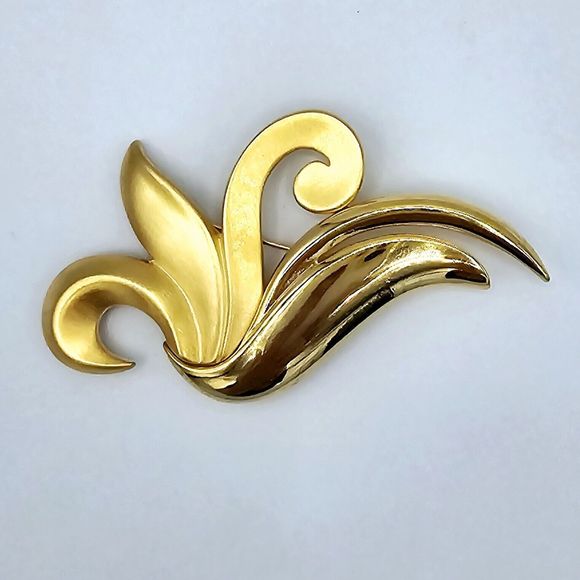 Casual Corner Floral Swirl Brooch Vintage Modernist Statement Gold Tone Pin - Picture 3 of 9